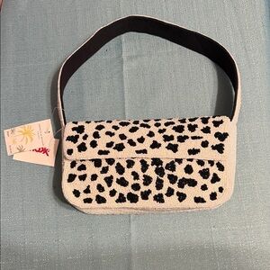 Elegant Black and White Leopard Print Shoulder Bag